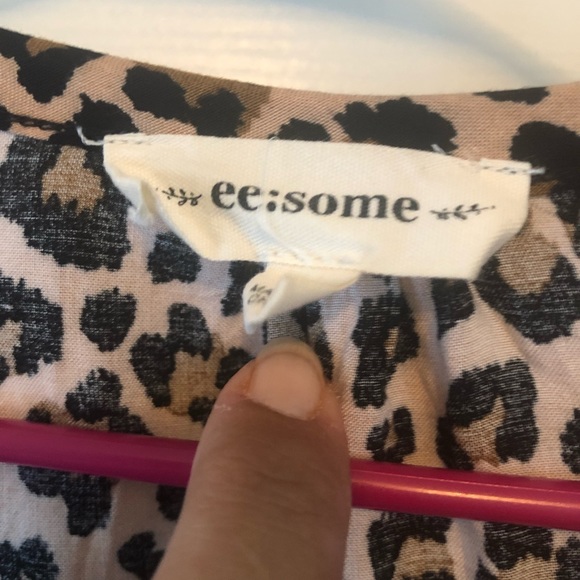 *** Donating 4/19/24! 😍HP🎉 animal print dress with elastic waist band. 😍 - Picture 5 of 9